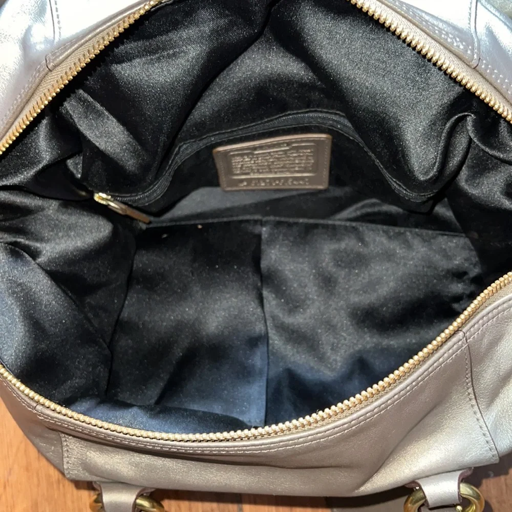 Coach - Picture 4 of 4